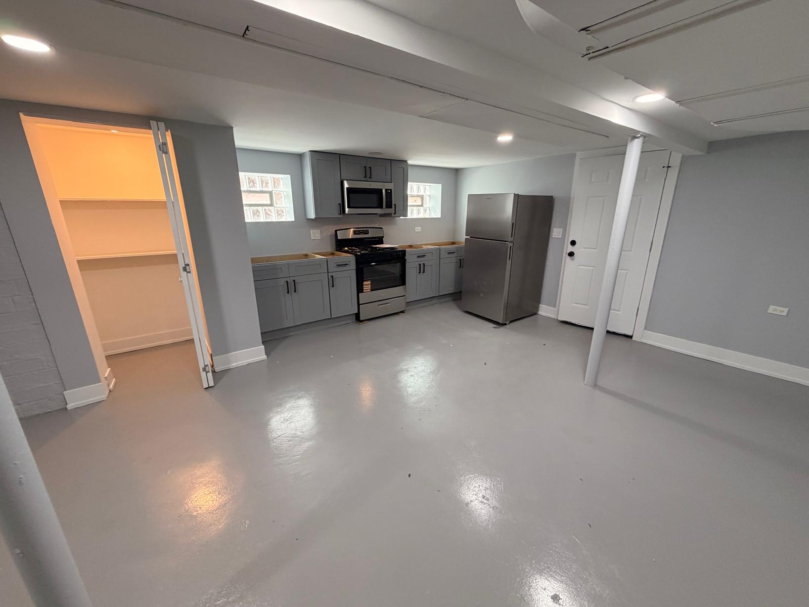 10518 South Avenue G - BASEMENT